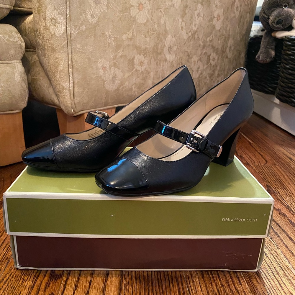 Naturalizer Black leather Mary Jane
